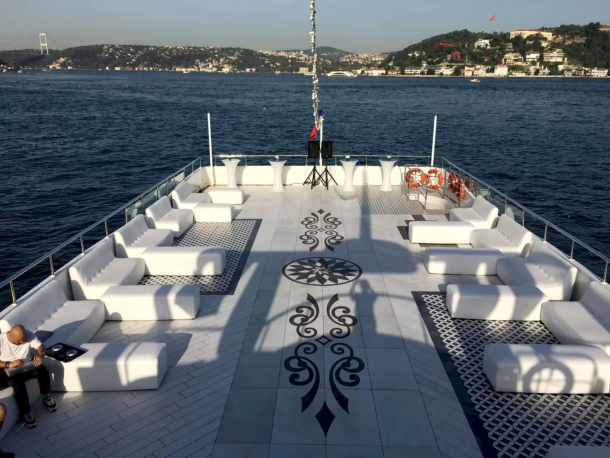 6a785b3d b613 4d53 9f06 babaca4ff646