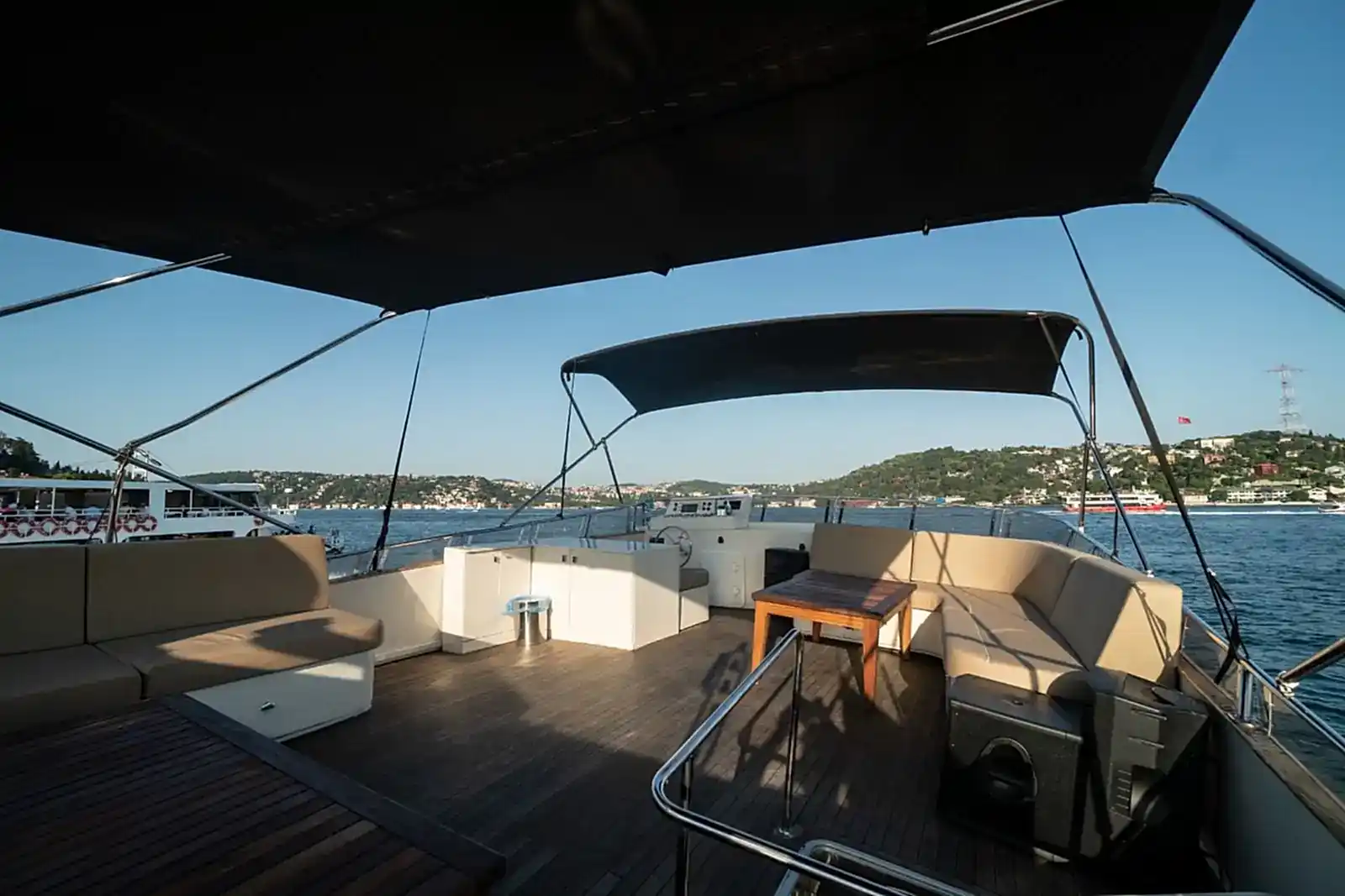 bosphorus yacht tour 11